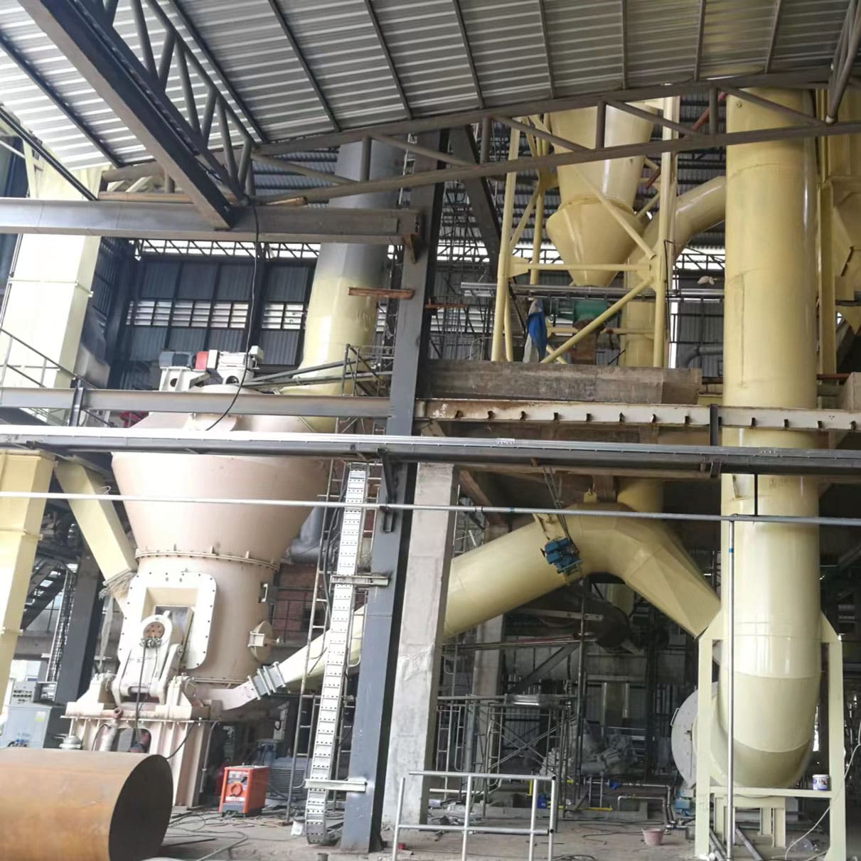 Molino de rodillos vertical de grado de perforación petrolera para molienda de bentonita